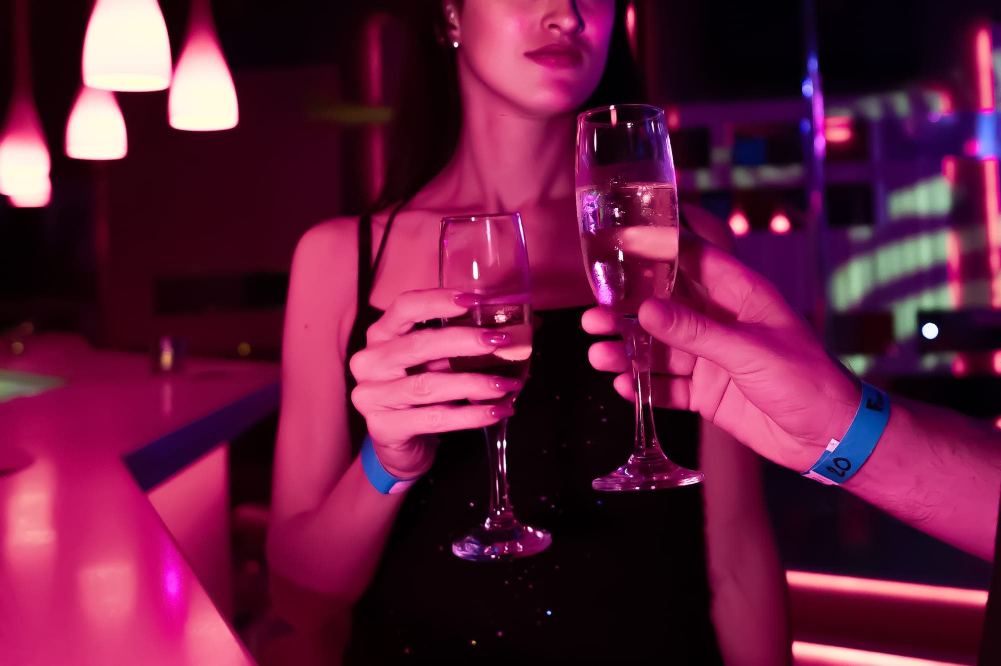 Welcome drink + walk-through